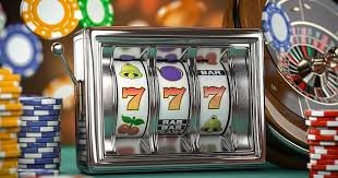 Live casino dealer games on slots game platform streamed in real time